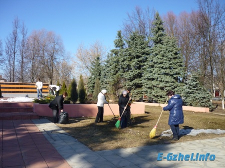Проведение субботников
