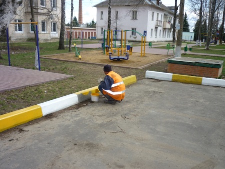 Покраска бордюров
