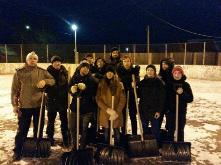 Уборка хоккейных коробок